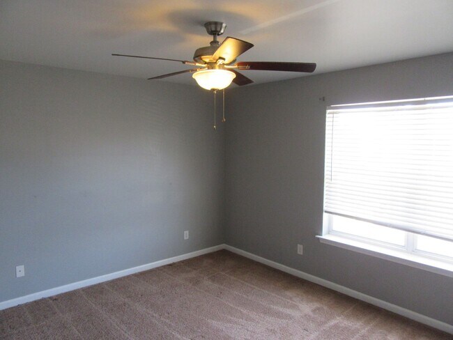 Building Photo - 2416 Astrid Ln