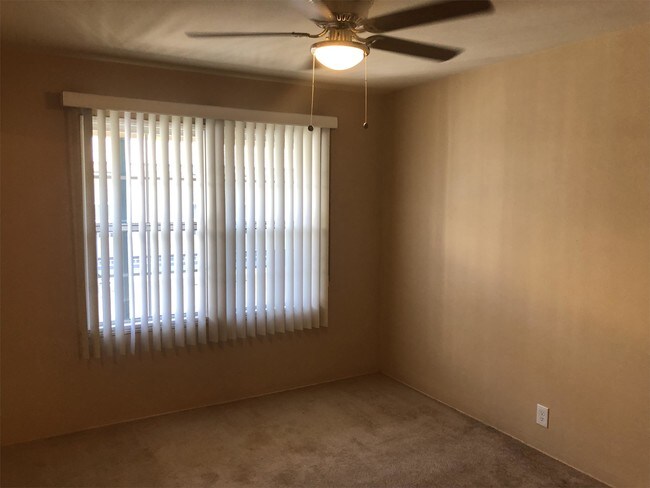 Building Photo - 410 S Sierra Madre Blvd