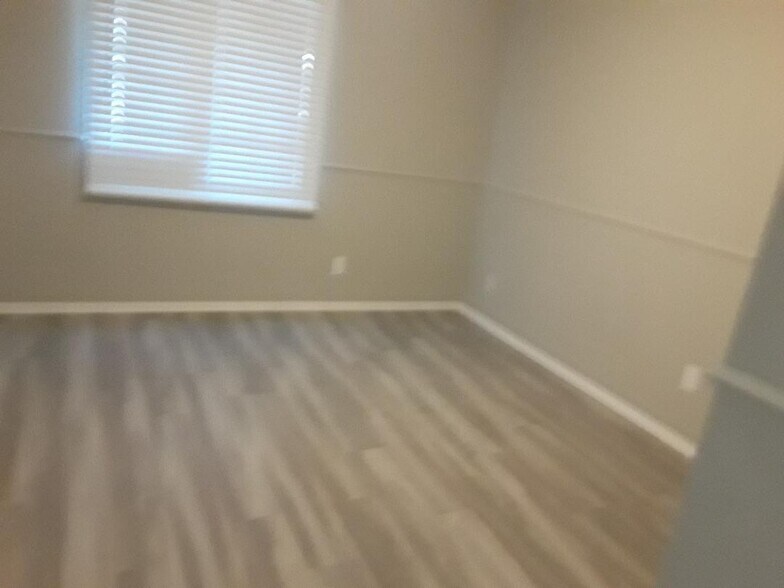 Building Photo - 4852 W Frier Dr