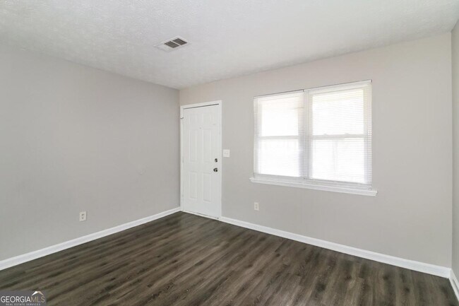 Building Photo - 307 Hamilton Glenn
