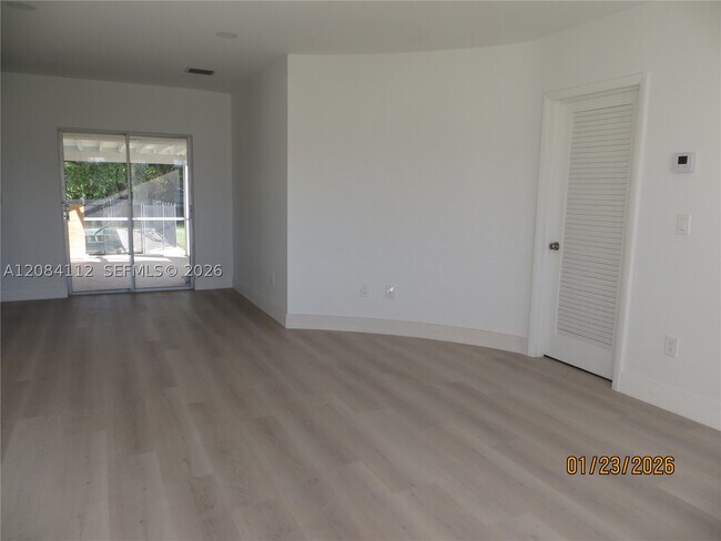Building Photo - 7435 SW 22nd St
