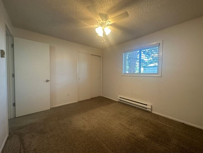 Building Photo - 2bed, 1bath, 800 Sq.ft. apartment - Nampa ...