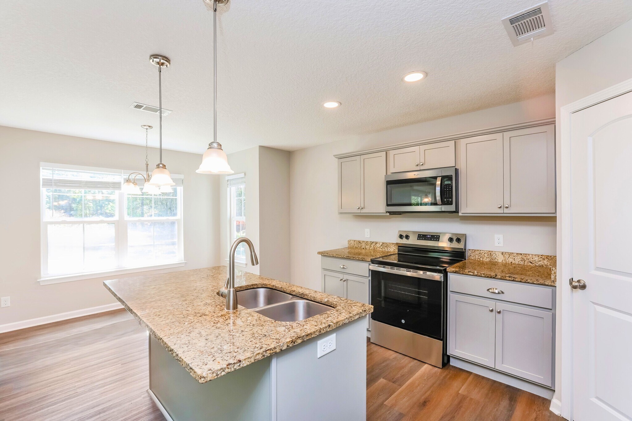 Building Photo - 160 Callie Cir