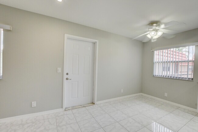 Building Photo - 193 Tuscany Ln