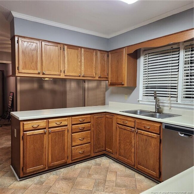 Building Photo - 4016 Bankside Dr