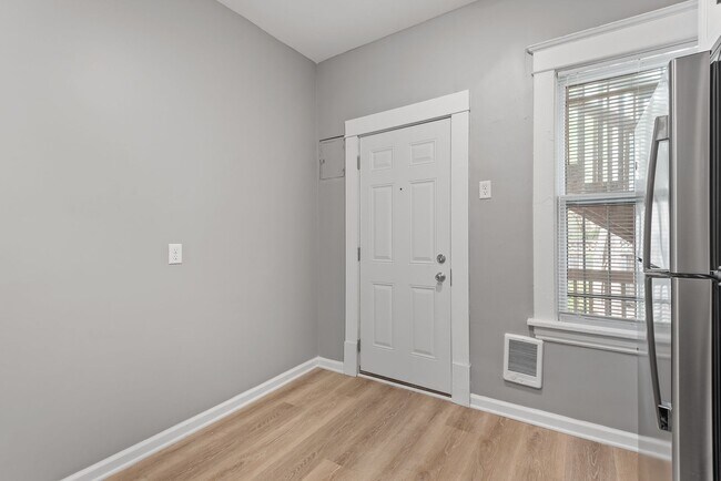 Building Photo - 211 Grotto St N