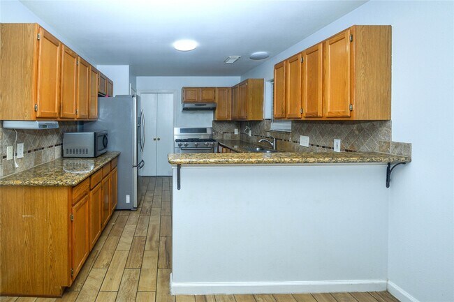 Building Photo - 17902 Autumn Hills Dr