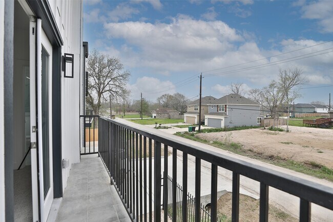 Building Photo - 8220 Bonaire St