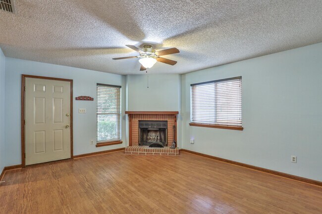 Building Photo - 1609 Willow Bend Way
