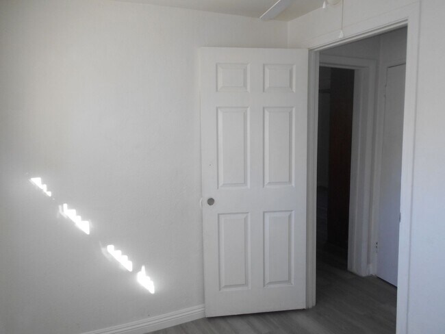 Building Photo - Charming Single-Story Home located in the Heart of Las Vegas