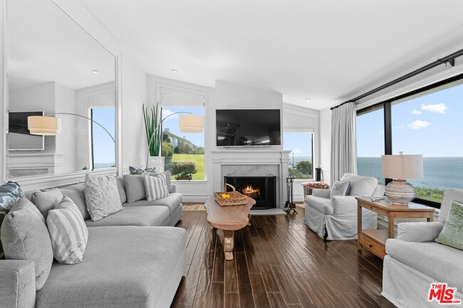 Building Photo - 29700 Zuma Bay Way