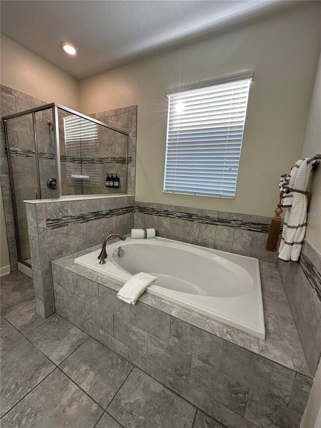 Building Photo - 11031 Redbud Woods Ln