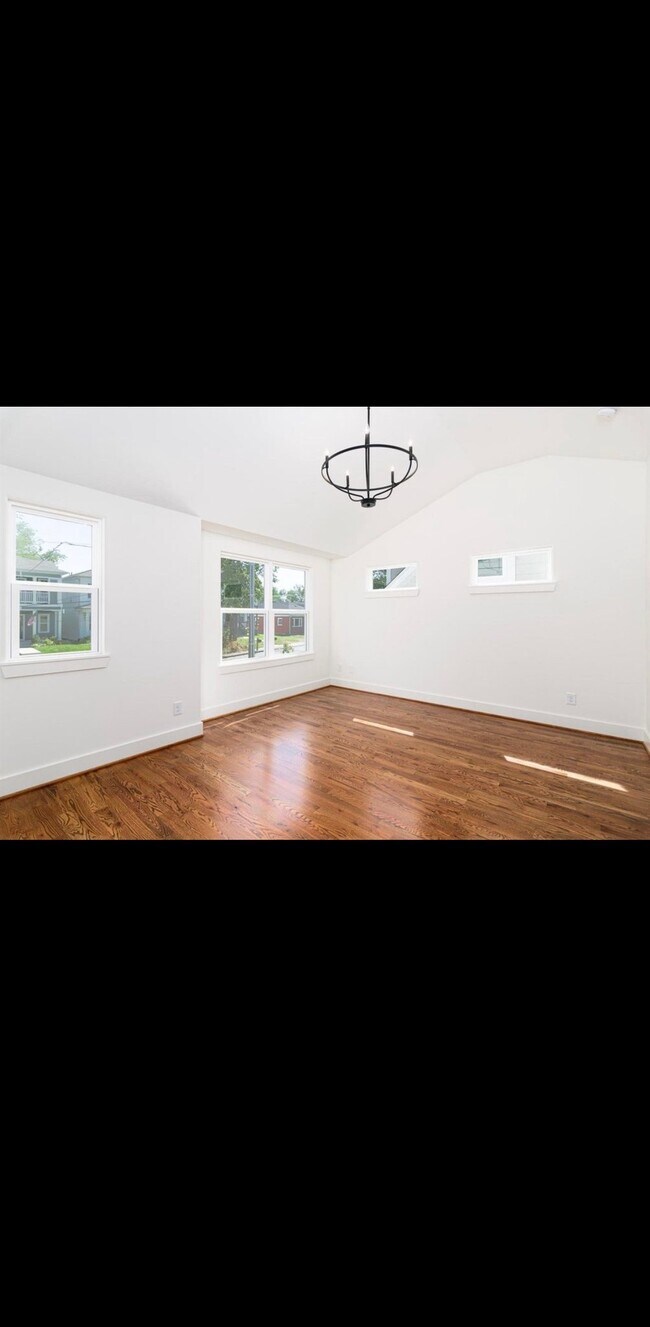 Building Photo - 1716 McKinney Ave