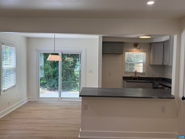 Building Photo - 106 Perry Dr