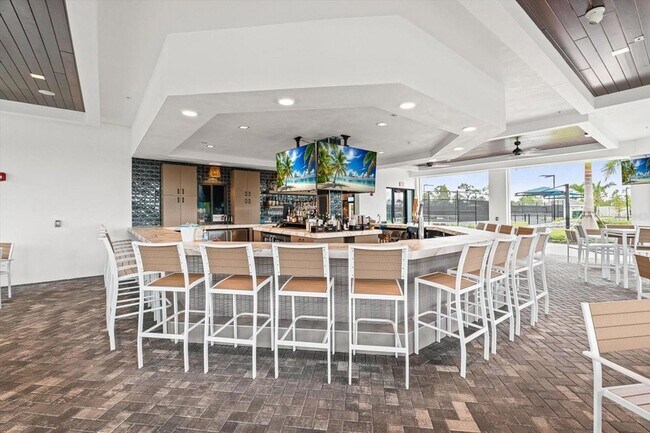 Building Photo - 12320 Wellen Golf St