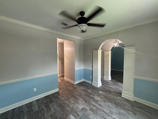 Building Photo - 826 Boulevard of the Champions