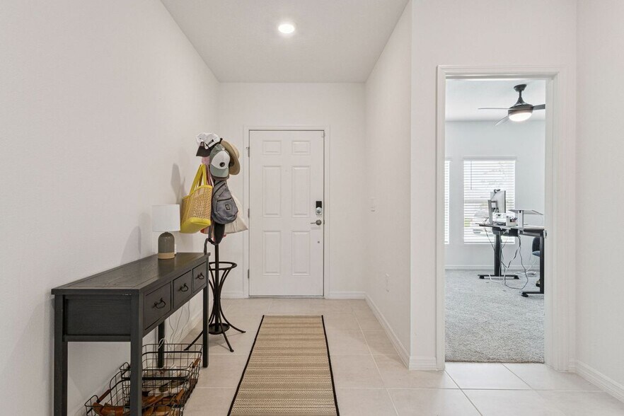 Building Photo - 1099 Calico Pointe Cir