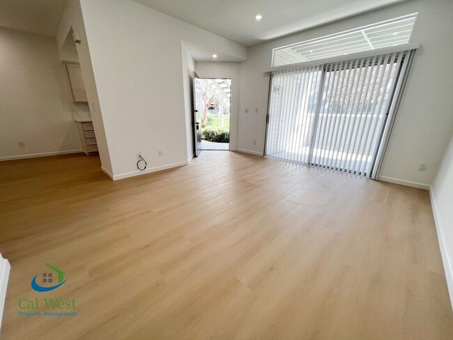 Building Photo - $2,995 - Updated 2 Bed/2 Bath Condo in a Gated Community of the Fairgrounds Neighborhood!