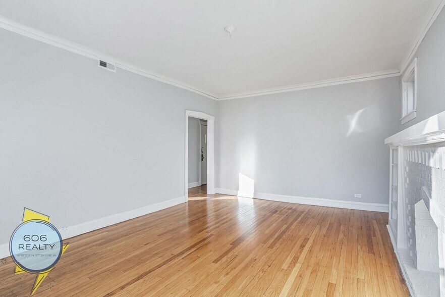 Building Photo - 1030 E Hyde Park Blvd