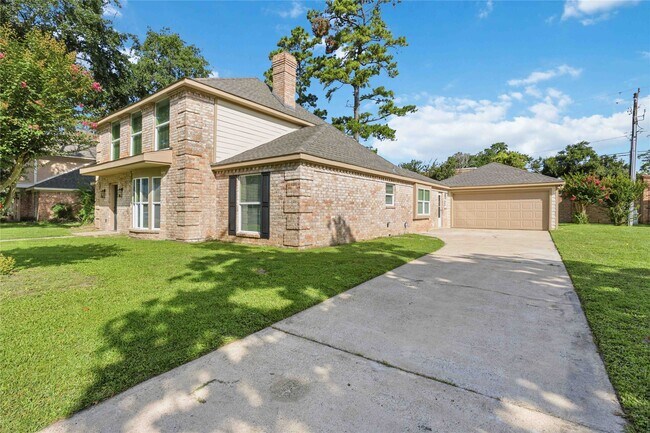 Building Photo - 5702 Old Lodge Dr