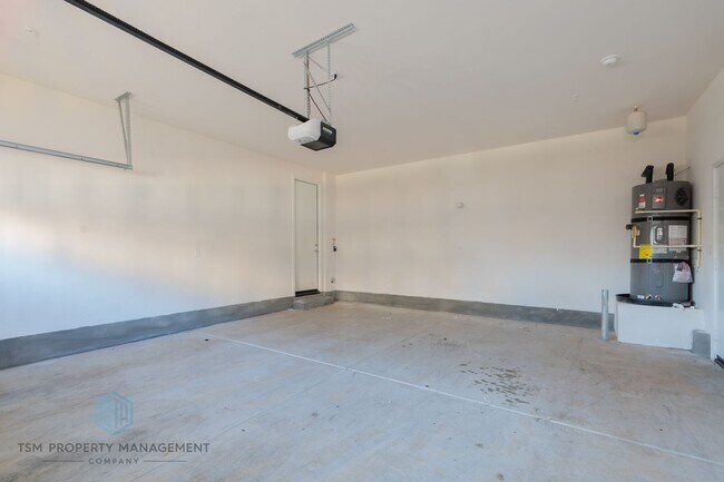 Building Photo - Beautiful 4-Bedroom Home in the Gated Citrus at Summit Community