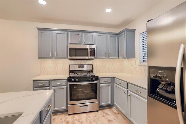 Building Photo - 8400 Horton Trail