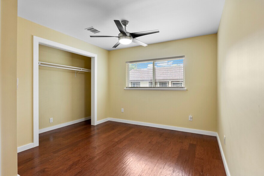 Building Photo - 17215 Sugar Crest Dr