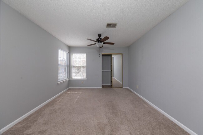 Building Photo - 109 Stratford Dr