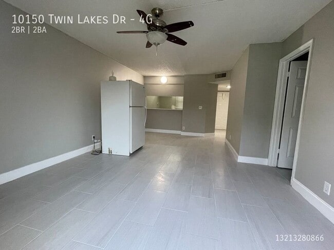 Building Photo - 10150 Twin Lakes Dr