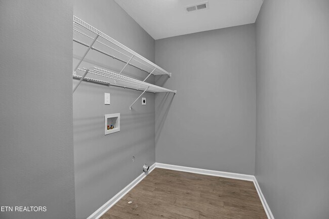 Building Photo - 344 Caboose Ln