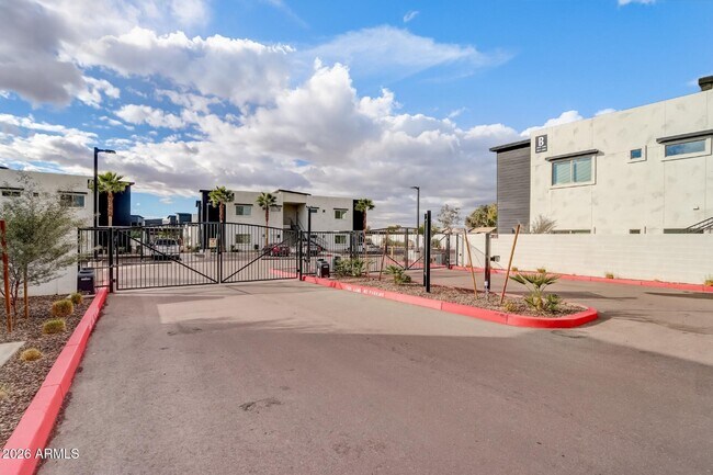 Building Photo - 9160 N 67th Ave