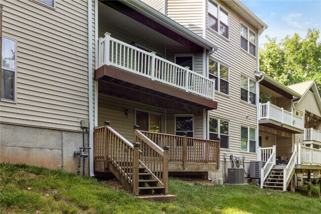 Building Photo - 178 Cascade Cir Dr