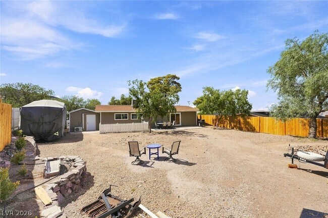Building Photo - 609 Sierra Ln