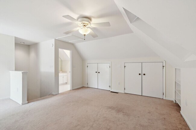 Building Photo - Downtown Charleston Waterfront Townhouse