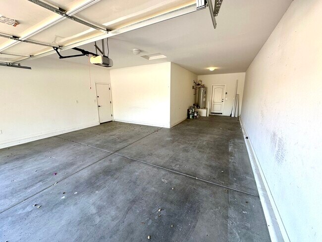 Building Photo - Fantastic Goodyear Home in Sedella