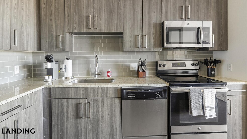 Building Photo - 101 S Center St