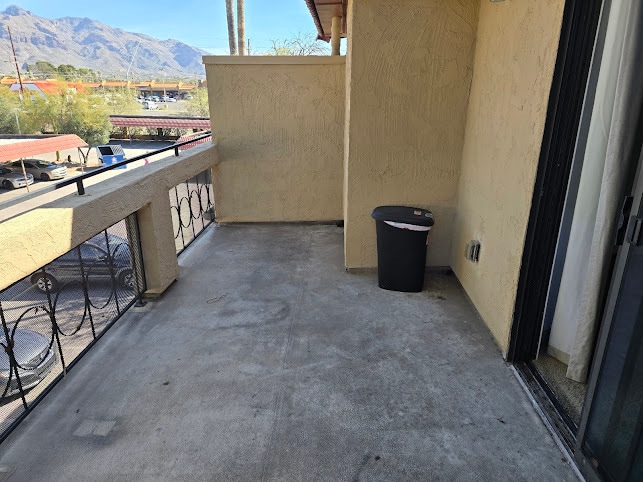 Building Photo - 6301 N Barcelona Ct