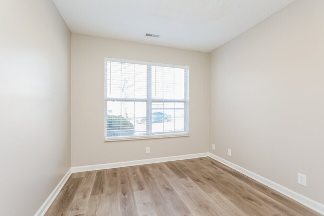 Building Photo - 3521 Glenfalls Dr