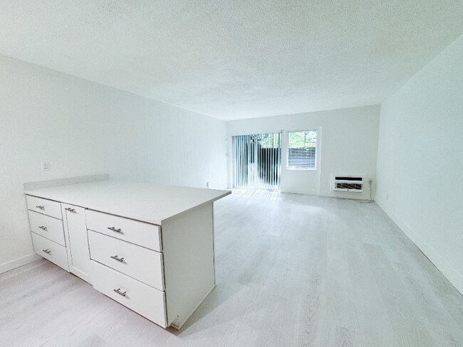 Building Photo - 1100 Turner St