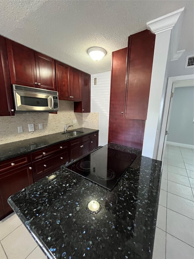 Building Photo - 1311 NE 18th St