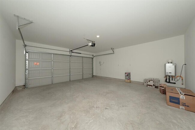 Building Photo - 6602 Tricolor Beech Ln
