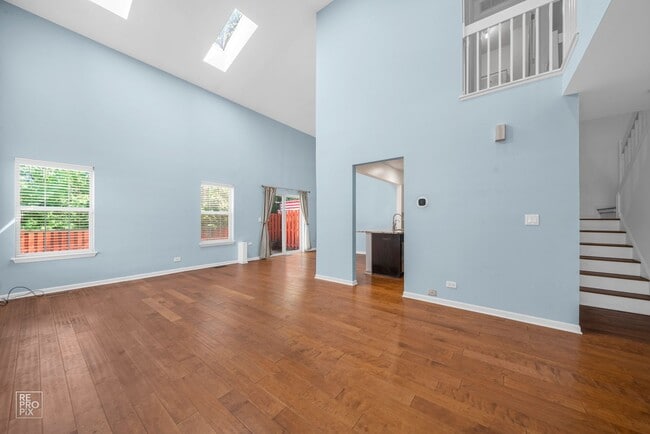 Building Photo - 2 Bedroom Townhome in Lakewood Village in Mundelein!