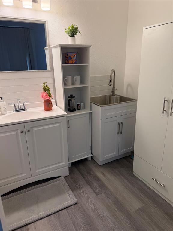 Building Photo - 8421 S Orange Blossom Trl