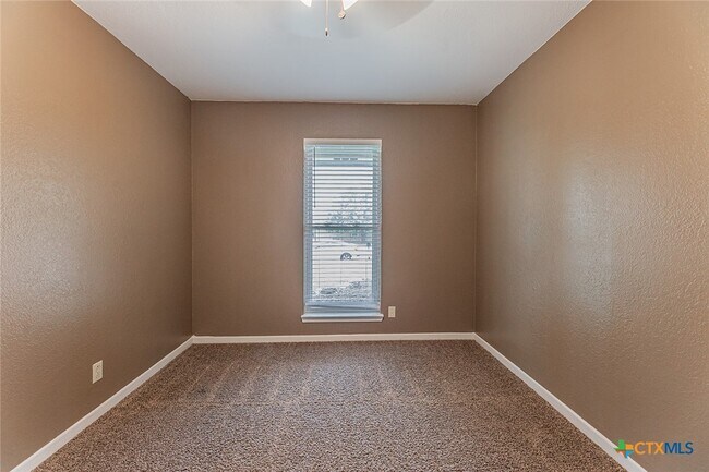 Building Photo - 3006 Belmont Dr
