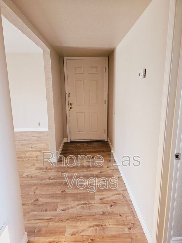 Building Photo - 5220 Indian River Drive