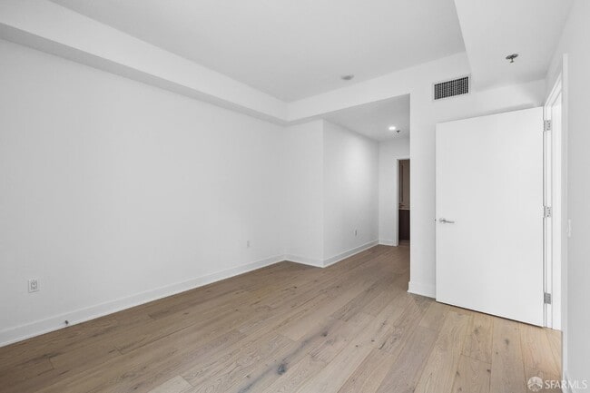 Building Photo - 201 Folsom St