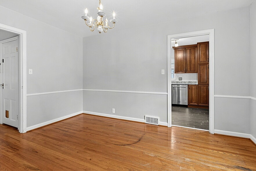 Building Photo - 5661 N Illinois St