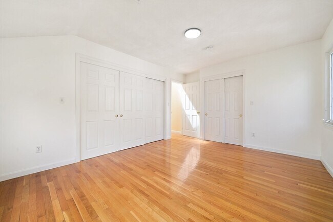 Building Photo - 28 Mansfield Rd