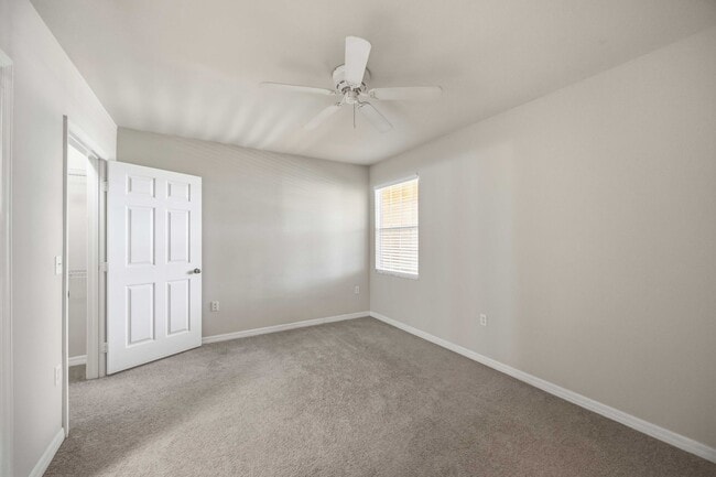 Building Photo - 1195 Villagio Cir