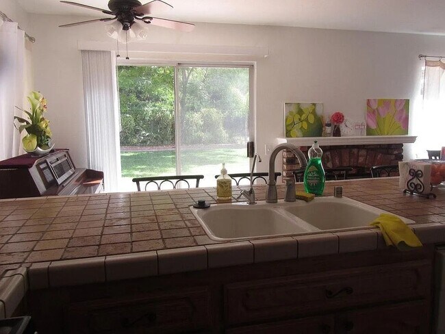 Building Photo - 21246 Sugarbush Cir